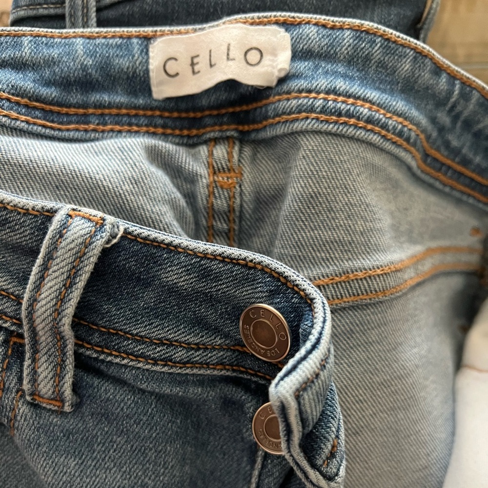 High Rise Blue Jeans - Picture 3 of 3